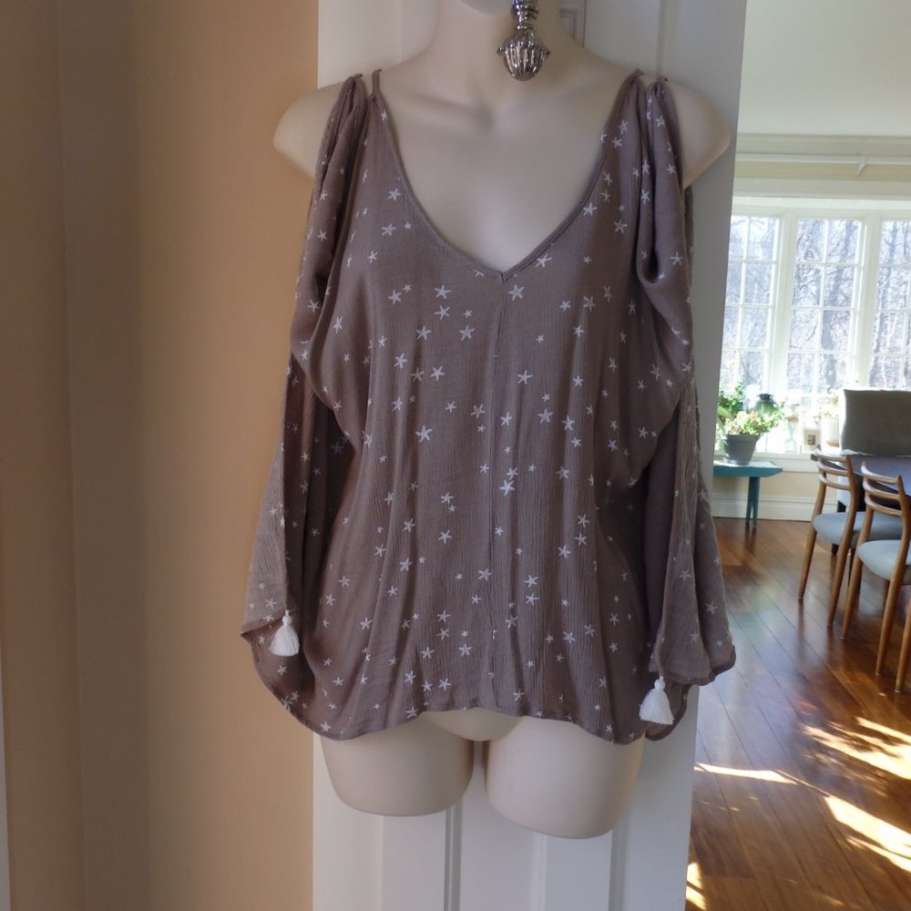 LOVE STITCH cold shoulder v neck top size m stars tassels
